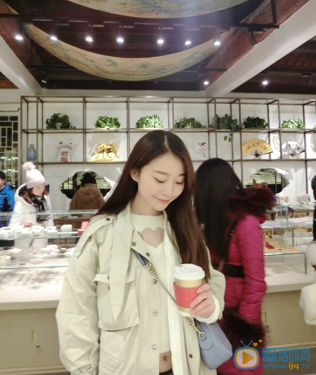 李美君生活照 李美君高清写真_李美君高清剧照