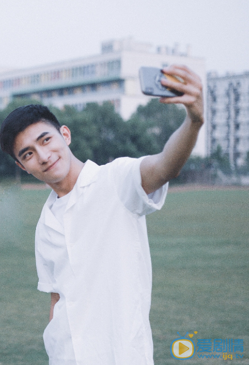 鲍李宁帅气写真