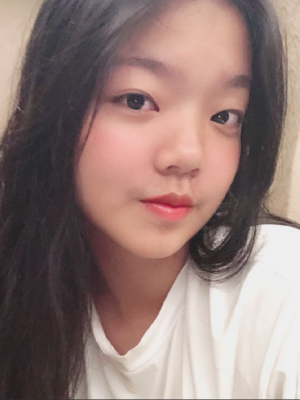 闫震