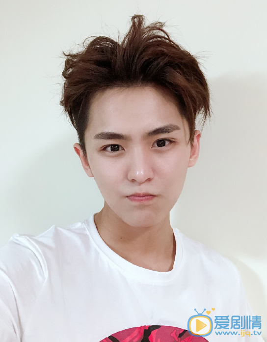 师子寻生活照 师子寻高清写真_师子寻高清剧照