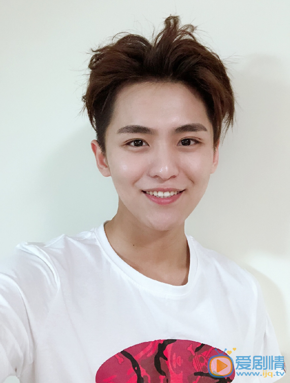 师子寻生活照 师子寻高清写真_师子寻高清剧照