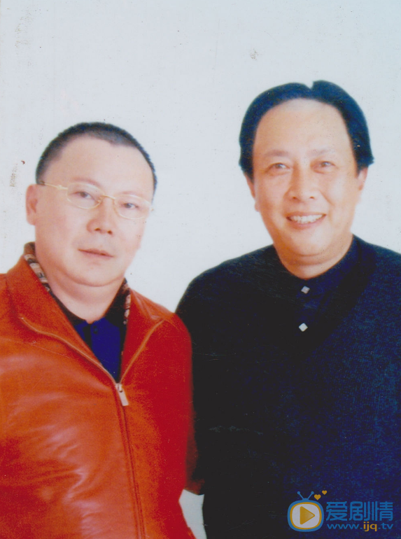 张东强与人合照 张东强高清写真_张东强高清剧照