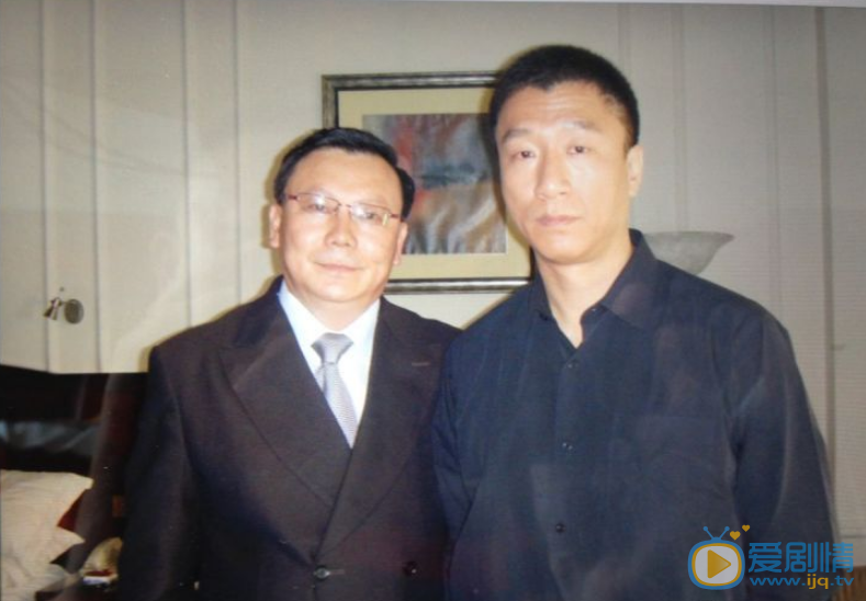 张东强与人合照 张东强高清写真_张东强高清剧照