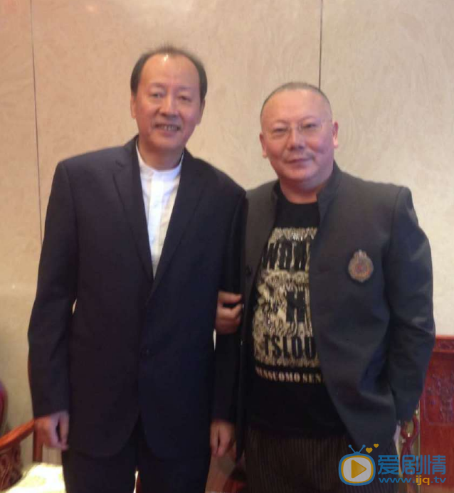 张东强与人合照 张东强高清写真_张东强高清剧照