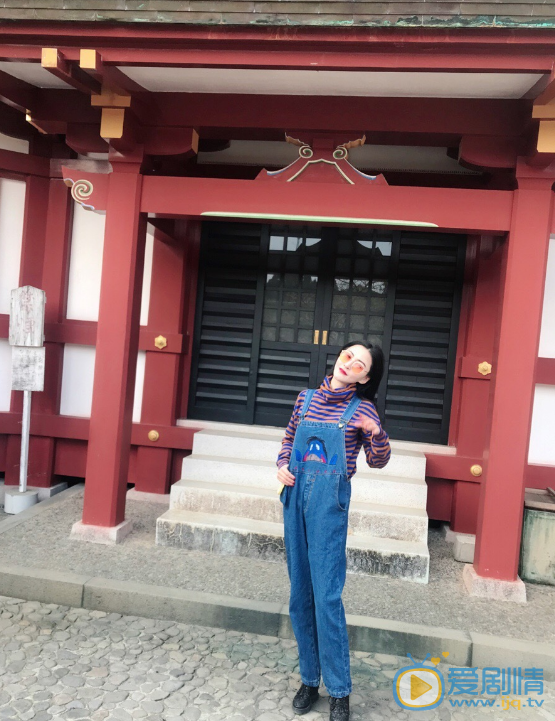 阎默涵旅拍照