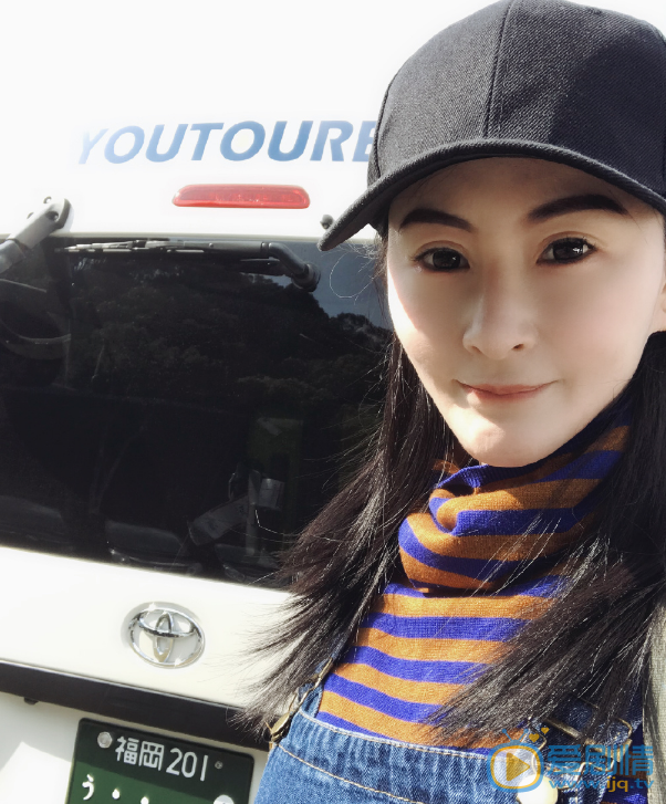 阎默涵自拍照