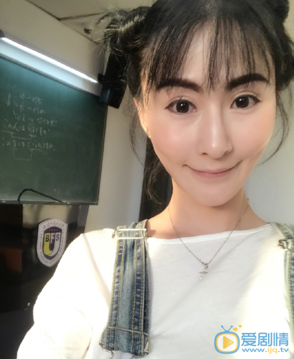 阎默涵自拍照 阎默涵高清写真_阎默涵高清剧照