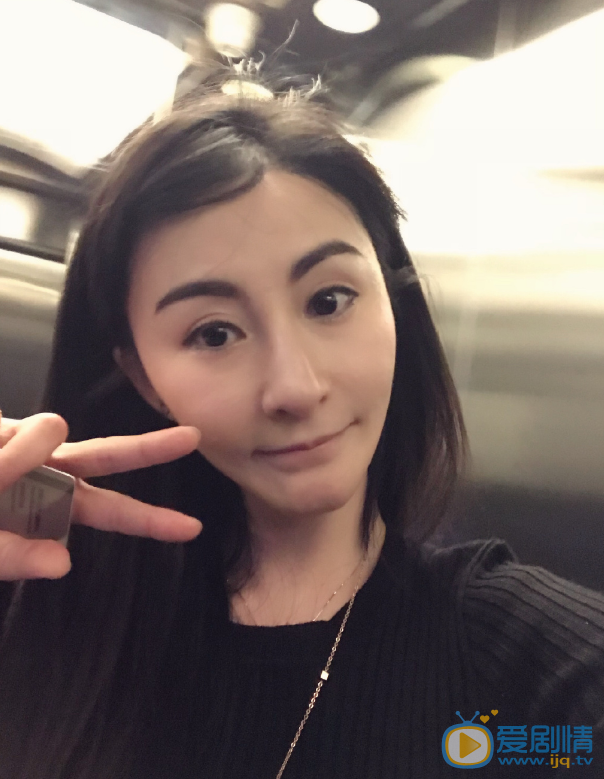 阎默涵自拍照 阎默涵高清写真_阎默涵高清剧照