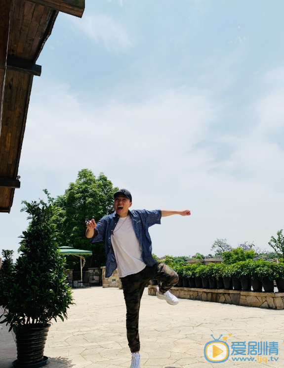向夏旅拍照 向夏高清写真_向夏高清剧照