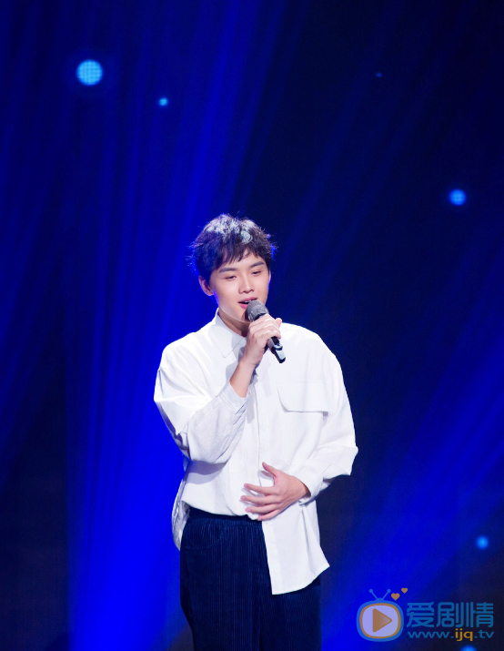 高杨舞台演唱照 高杨高清写真_高杨高清剧照