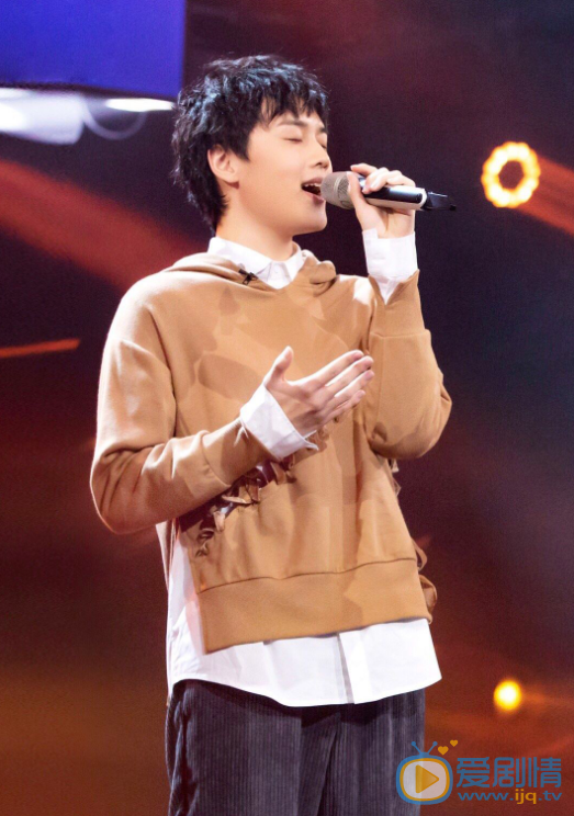 高杨舞台演唱照 高杨高清写真_高杨高清剧照