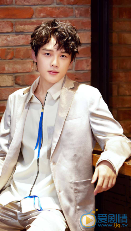 高杨唯美帅气图片 高杨高清写真_高杨高清剧照