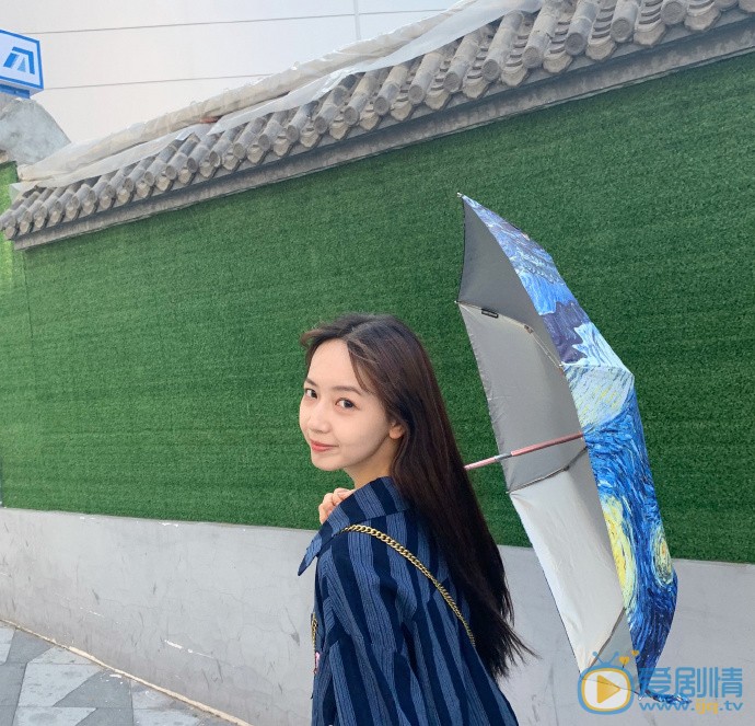 秦牛正威日常生活照图片 秦牛正威高清写真_秦牛正威高清剧照