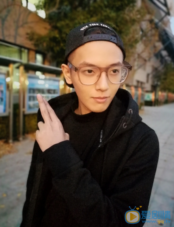 何聪睿生活照 何聪睿高清写真_何聪睿高清剧照