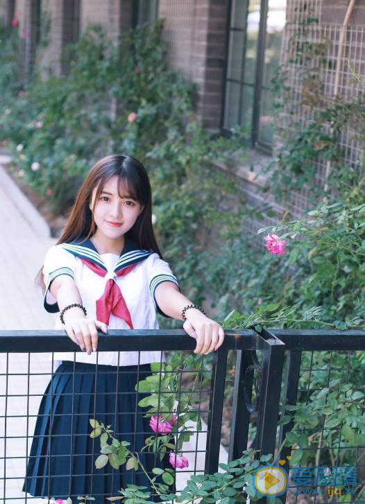 董芷依甜美写真 董芷依高清写真_董芷依高清剧照