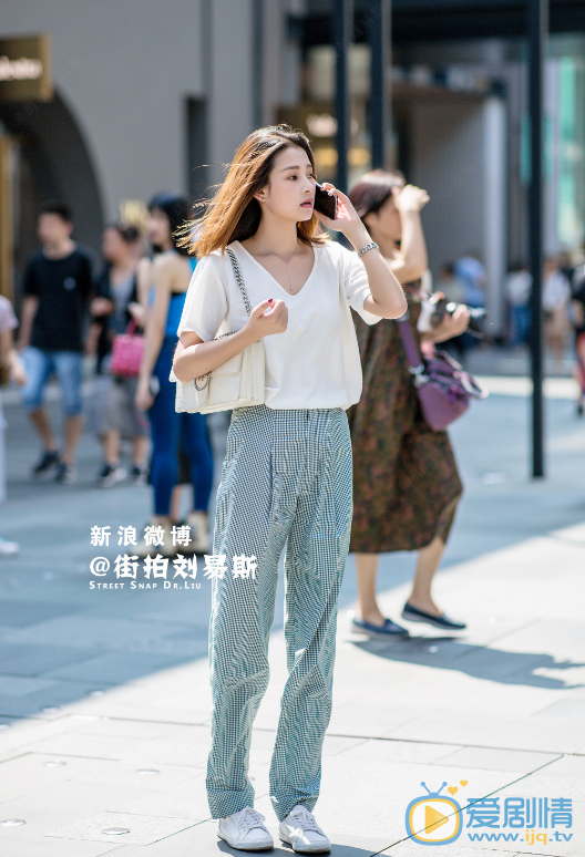 刘亦淳街拍照 刘亦淳高清写真_刘亦淳高清剧照