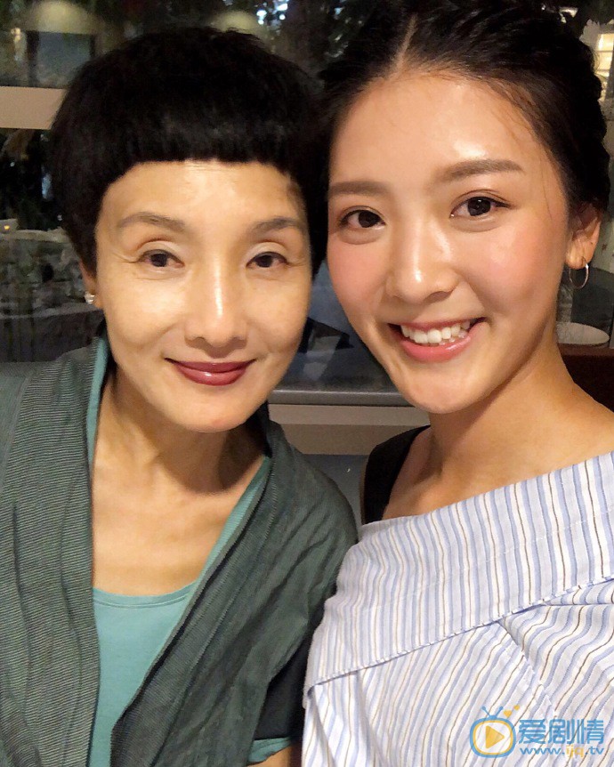 余香凝日常生活照图片 余香凝高清写真_余香凝高清剧照