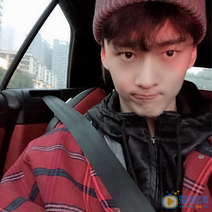 丛舰长日常生活照图片 丛舰长高清写真_丛舰长高清剧照