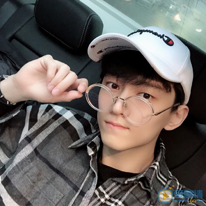 丛舰长自拍照图片 丛舰长高清写真_丛舰长高清剧照