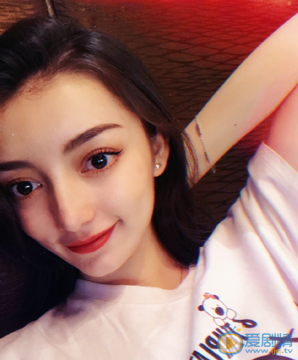 美克丽亚·麦吉丁自拍照