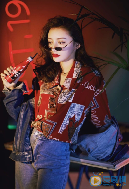 美克丽亚·麦吉丁性感写真