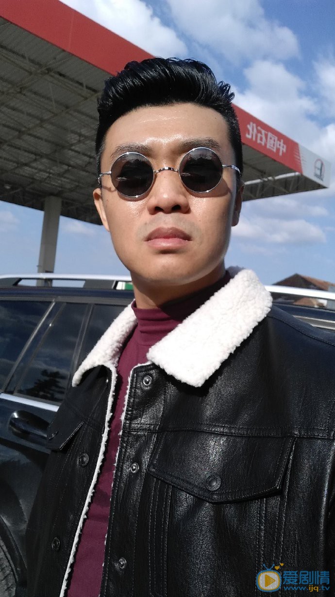 王义钦日常生活照图片 王义钦高清写真_王义钦高清剧照