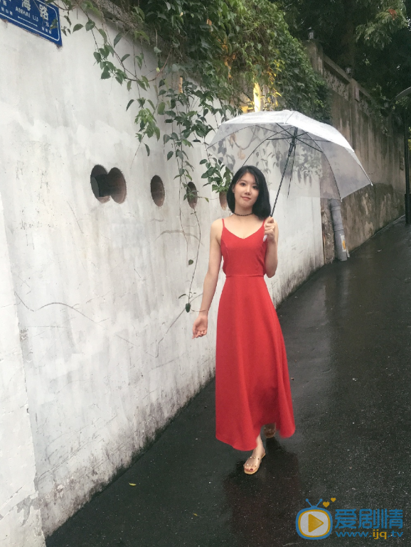 王婷红衣写真 王婷高清写真_王婷高清剧照