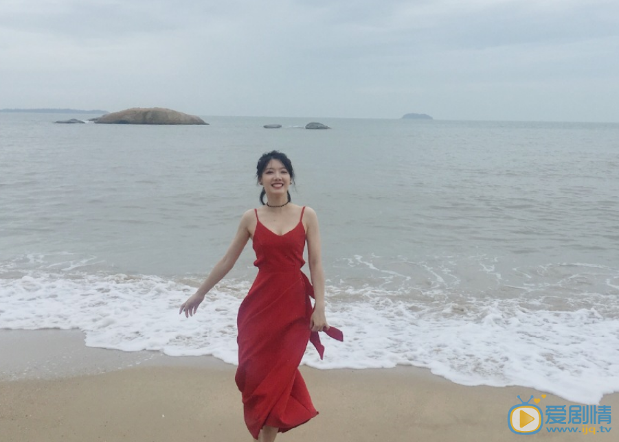 王婷红衣写真 王婷高清写真_王婷高清剧照