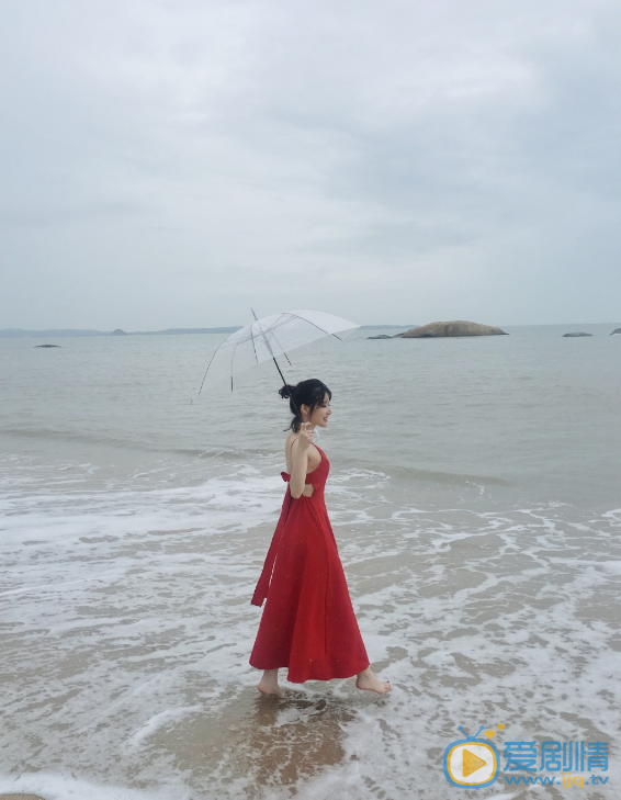 王婷红衣写真 王婷高清写真_王婷高清剧照