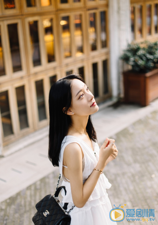 范琦文户外写真 范琦文高清写真_范琦文高清剧照