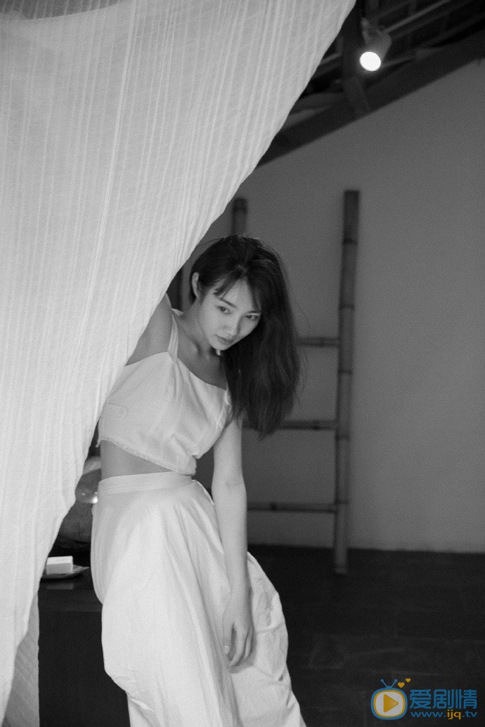 刘若嫣黑白写真图片 刘若嫣高清写真_刘若嫣高清剧照