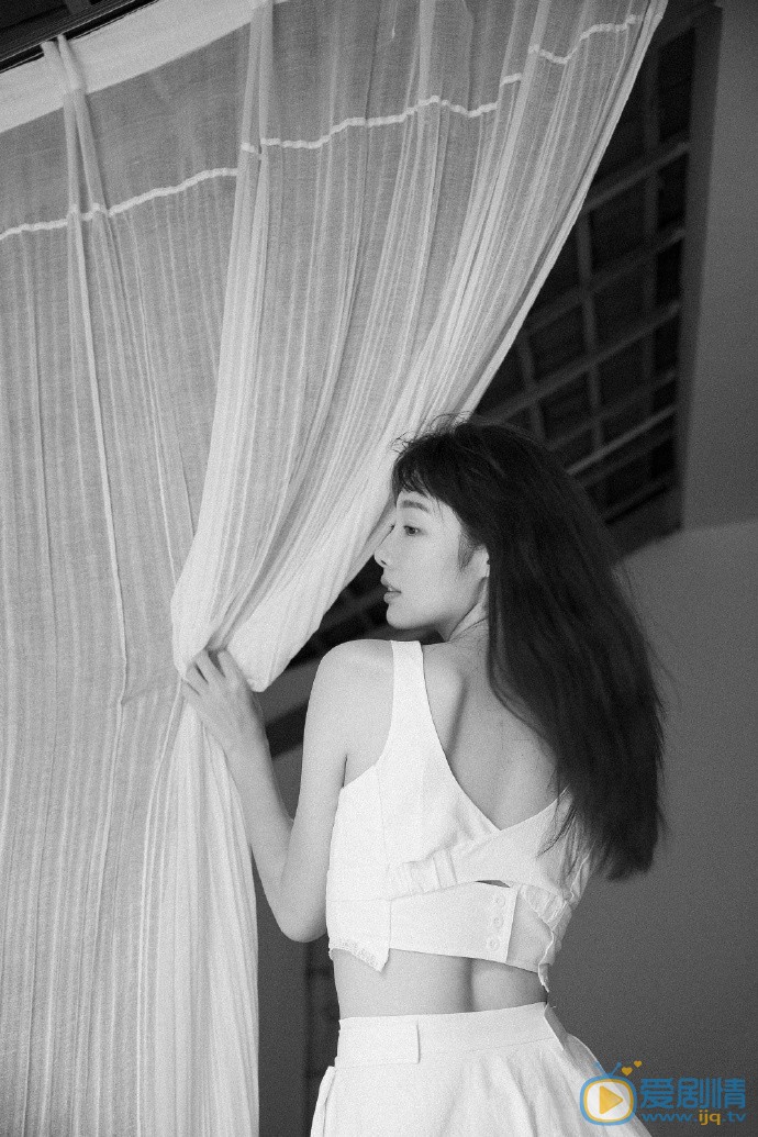 刘若嫣黑白写真图片 刘若嫣高清写真_刘若嫣高清剧照
