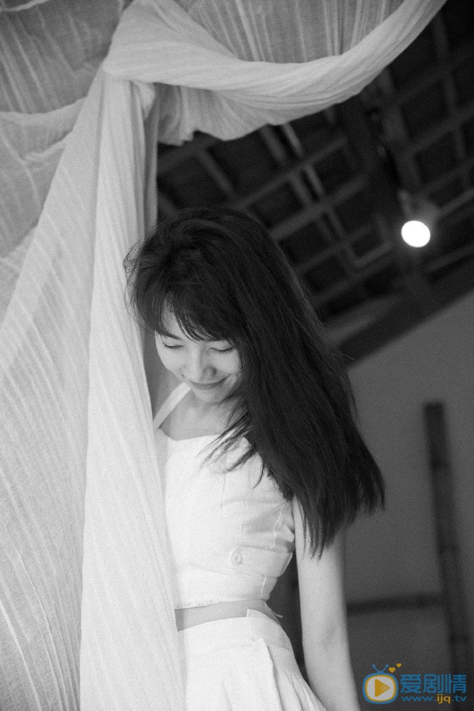 刘若嫣黑白写真图片 刘若嫣高清写真_刘若嫣高清剧照