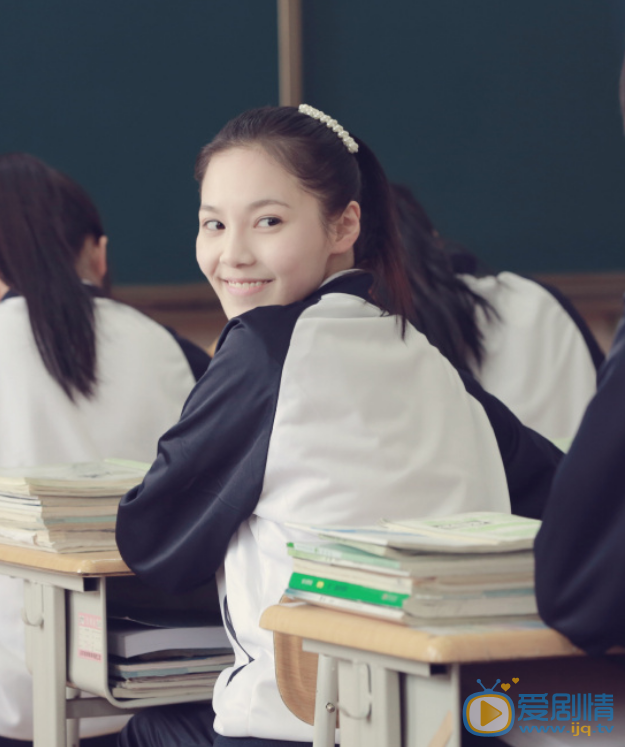 向津仪《你在我的右手边》剧照 向津仪高清写真_向津仪高清剧照