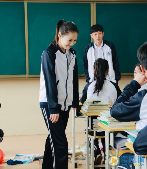 向津仪《你在我的右手边》剧照 向津仪高清写真_向津仪高清剧照