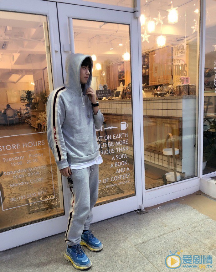周鑫街拍图片 周鑫高清写真_周鑫高清剧照