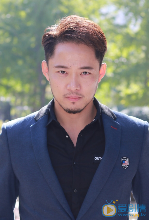 侯骏桀帅气写真图片 侯骏桀高清写真_侯骏桀高清剧照
