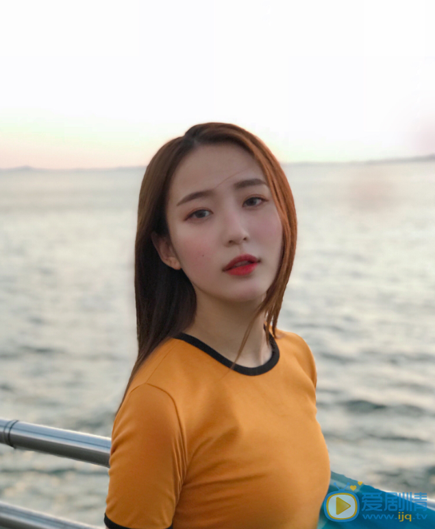 张静萱户外写真 张静萱高清写真_张静萱高清剧照