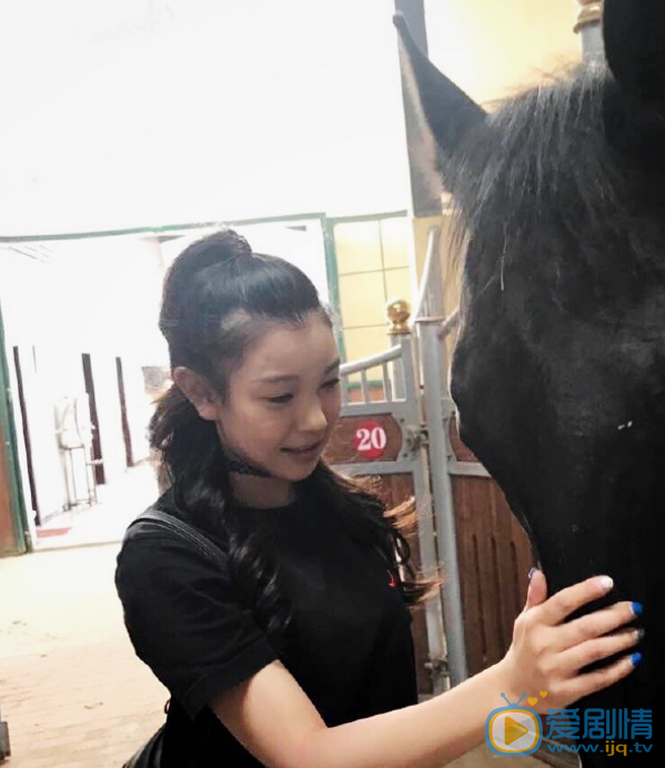 陈语嫣高清写真_陈语嫣高清剧照