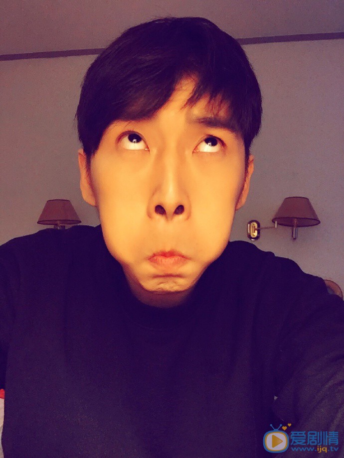 梁佳伟帅气自拍照图片 梁佳伟高清写真_梁佳伟高清剧照
