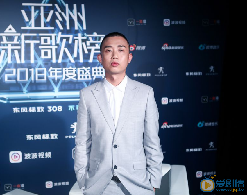 周延活动舞台照 周延高清写真_周延高清剧照