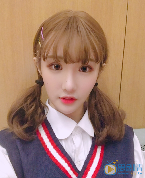 李天韵自拍照