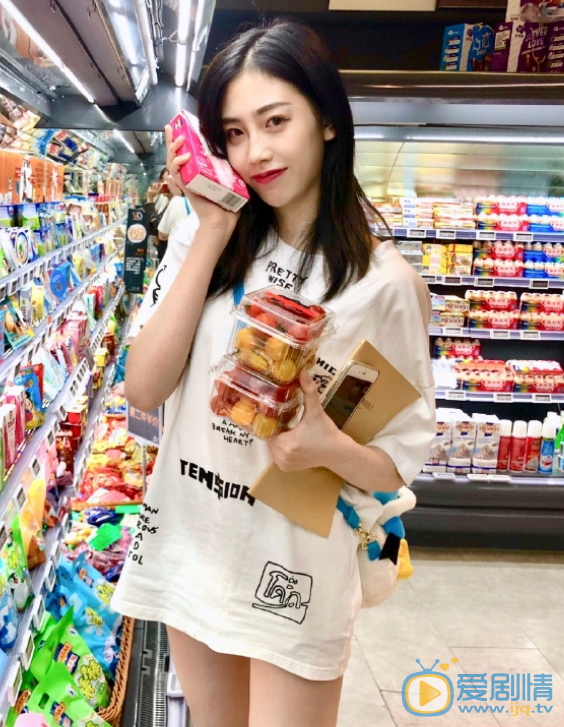 刘尼夷游玩照 刘尼夷高清写真_刘尼夷高清剧照