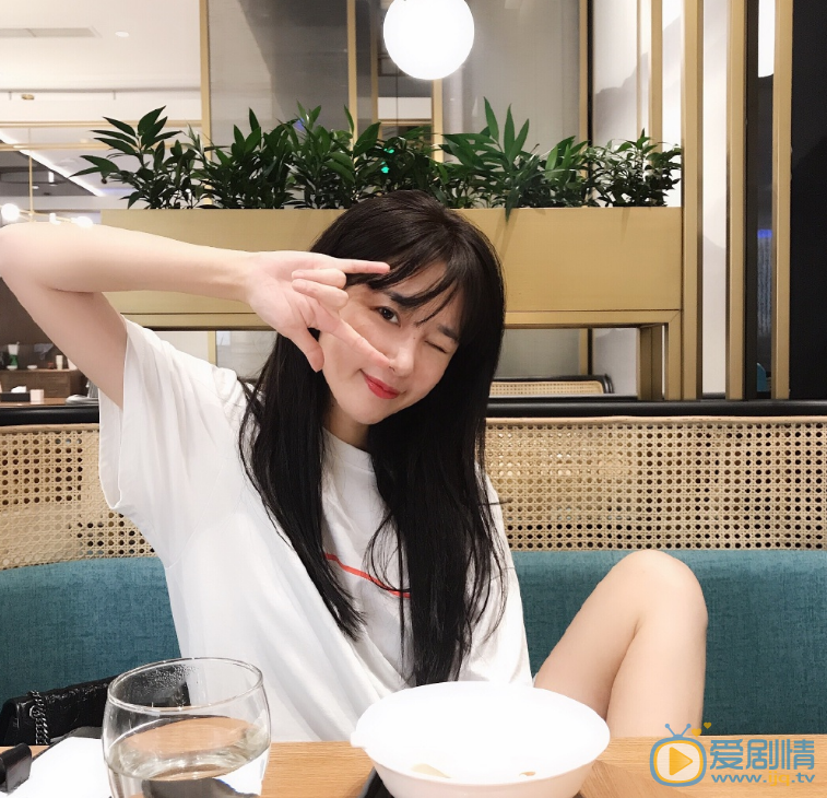 邵夏生活照图片 邵夏高清写真_邵夏高清剧照