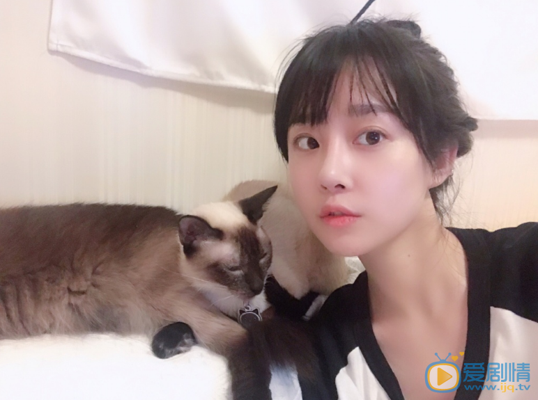 邵夏生活照图片 邵夏高清写真_邵夏高清剧照