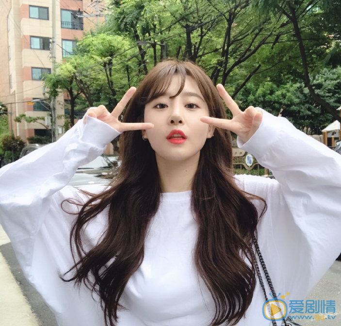 邵夏生活照图片 邵夏高清写真_邵夏高清剧照