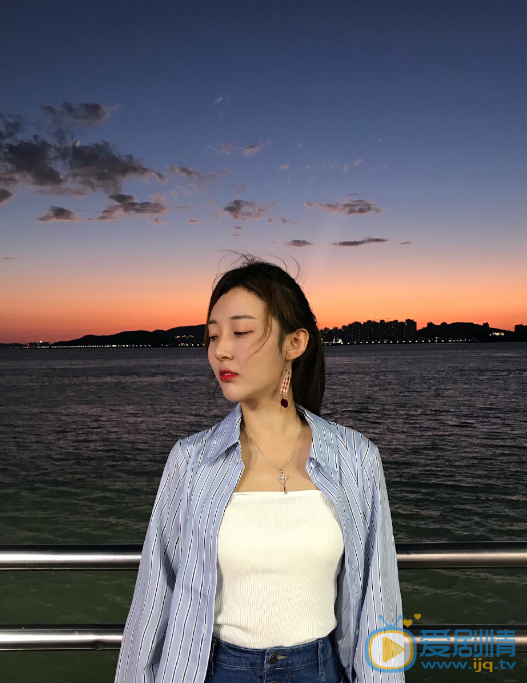 王雅凛游玩照 王雅凛高清写真_王雅凛高清剧照
