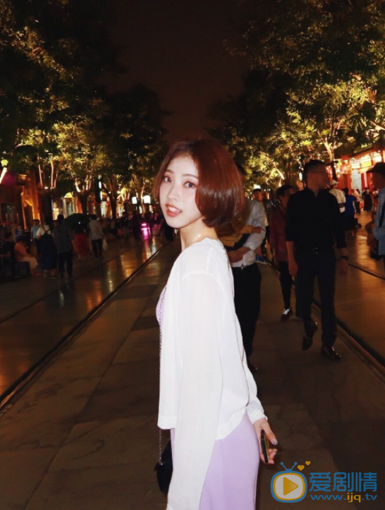 许诗茵游玩生活照 许诗茵高清写真_许诗茵高清剧照