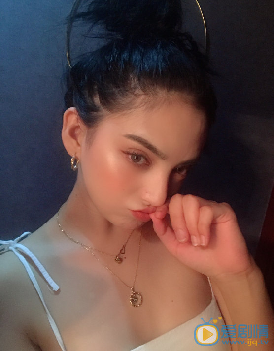热依娜写真 热依娜高清写真_热依娜高清剧照