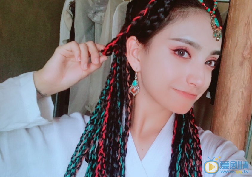 热依娜生活照 热依娜高清写真_热依娜高清剧照